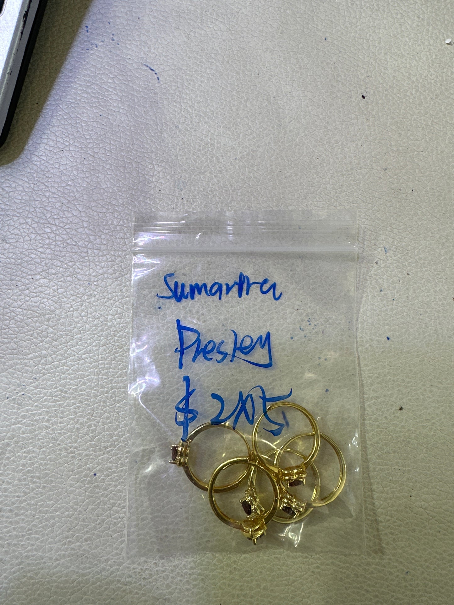 Sumartra Presley /Facebook/Luna 1.6