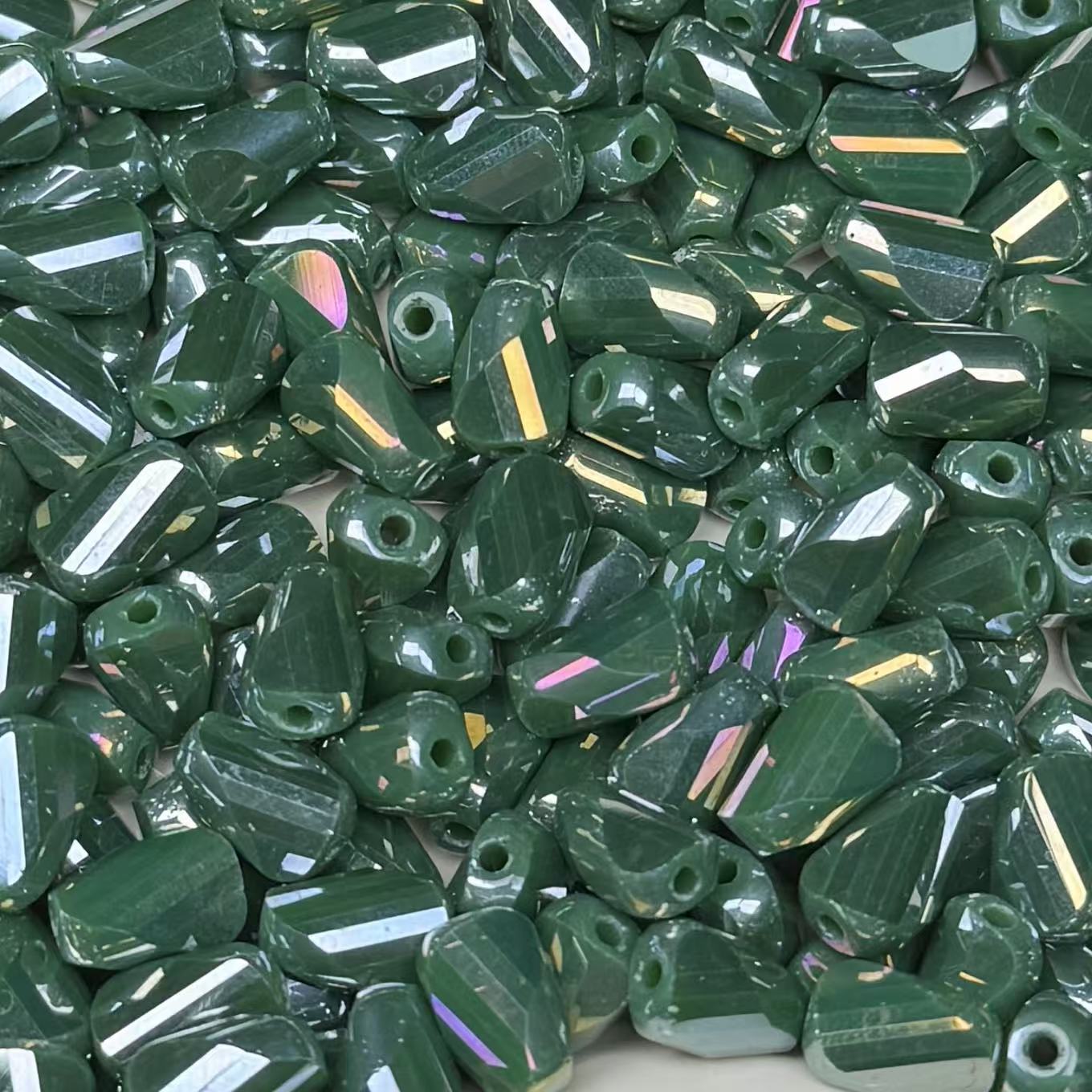 Solid Green Twisted Glass Bead 6*9mm(GL 13)