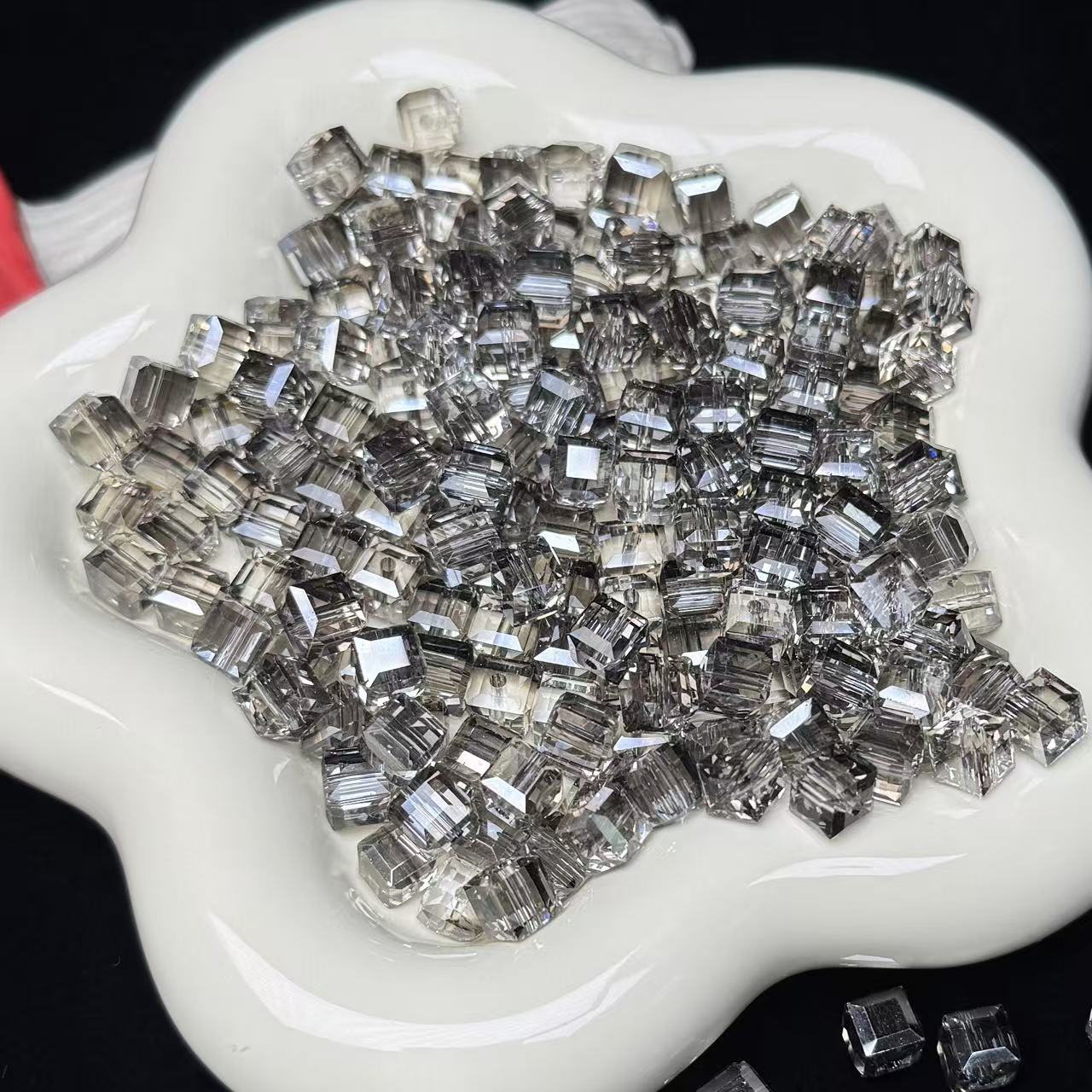 Grey Cube Glass Beads 7mm (GL 4)