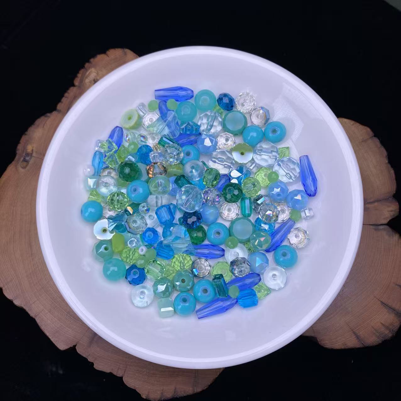 1 tazón (60g) de cuentas brillantes mixtas--felicidad