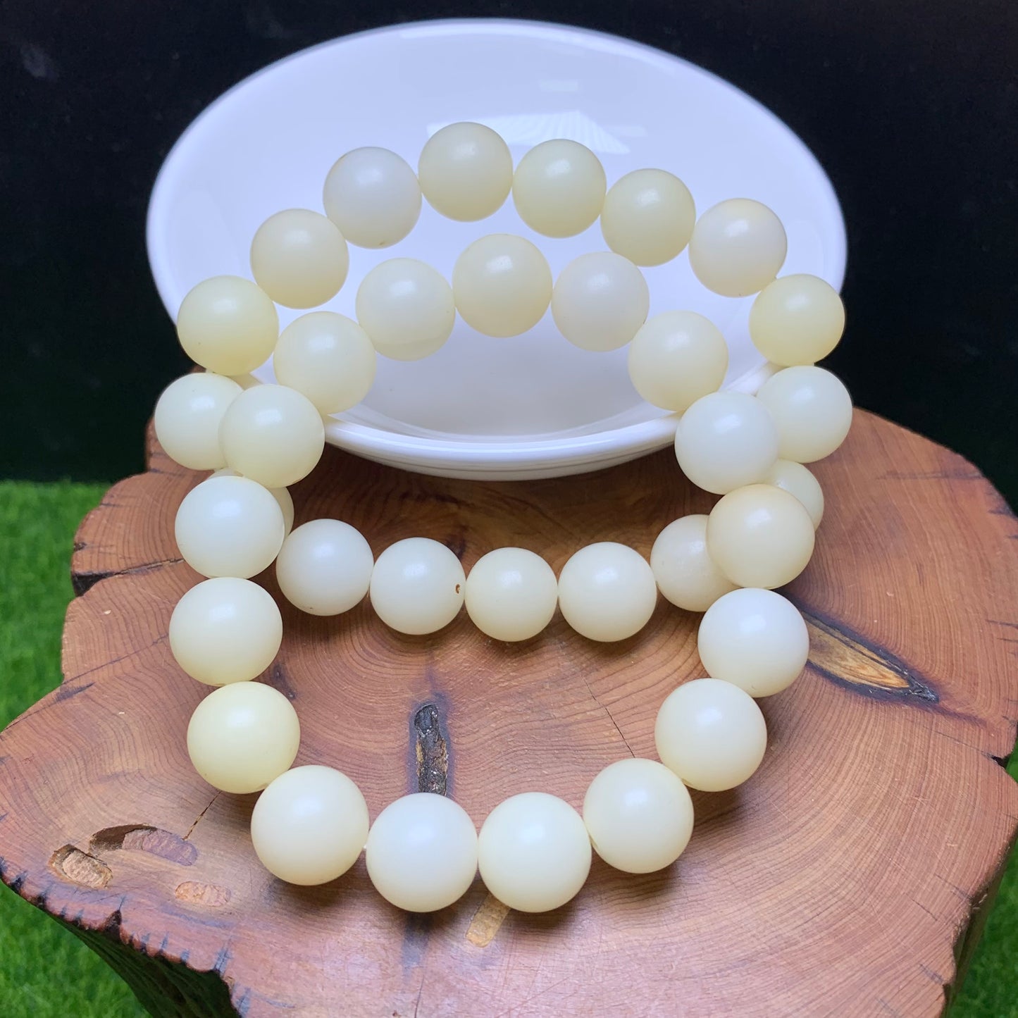Bodhi  Fruit Bracelet 12mm 1pc (SL626)