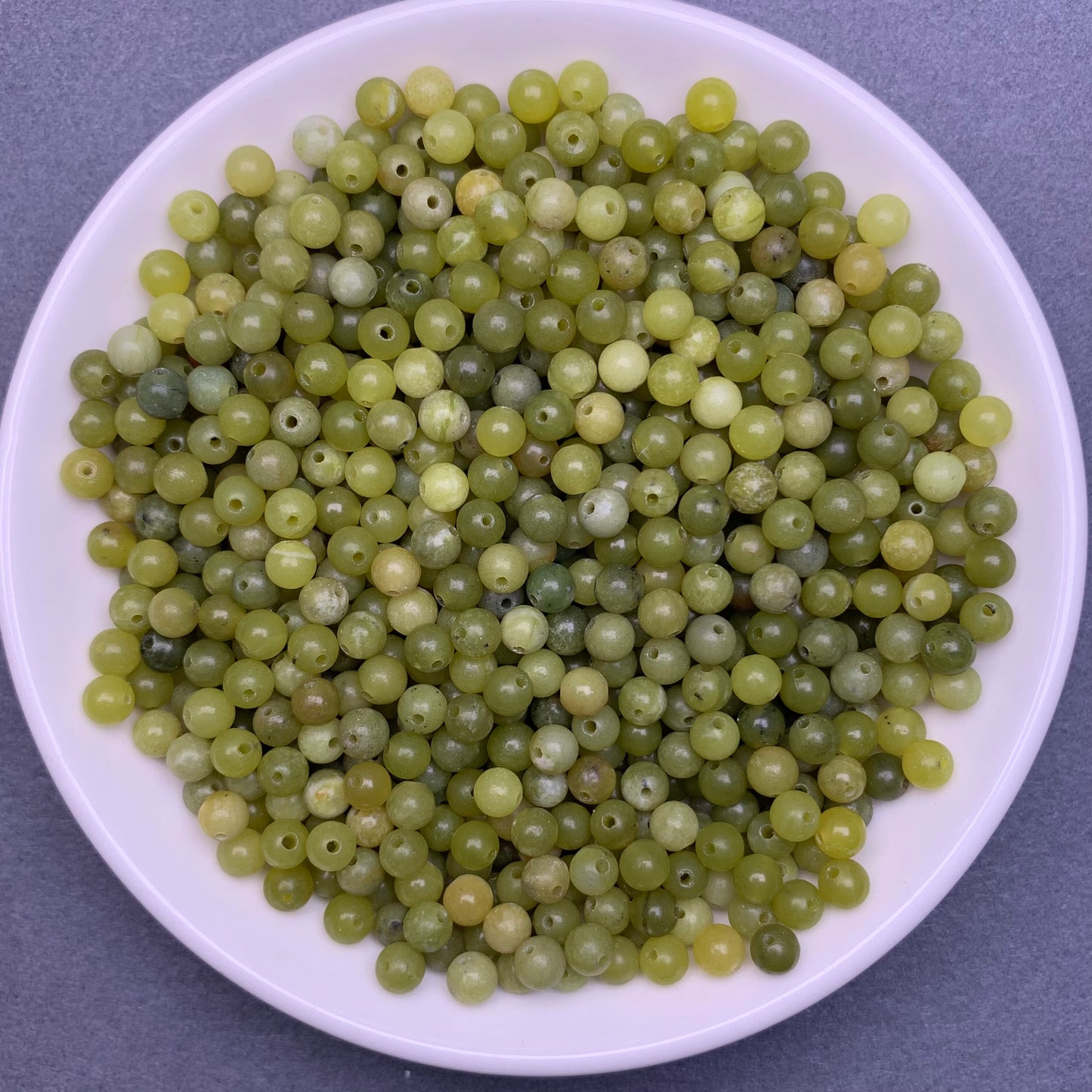 Green Jade bead 640pcs 1 bowl 4mm (Mini18)