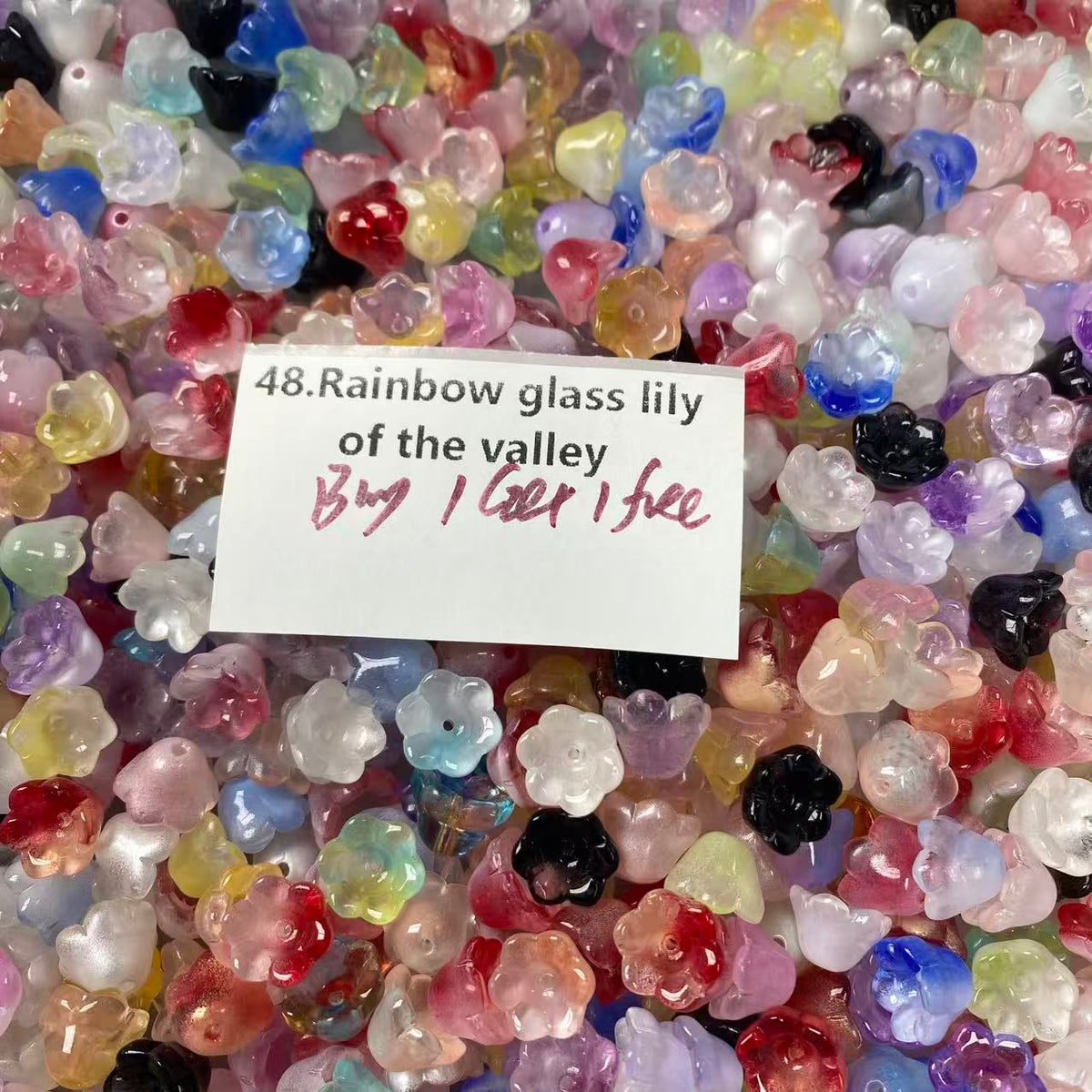 Eine Schale Kristallperlen – Felicity – kann 6 Armbänder herstellen. 6.15