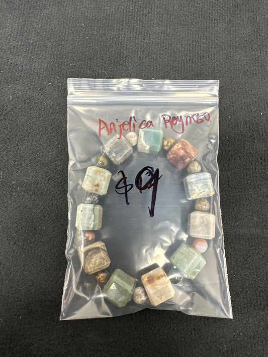 Anjelica reynoso/Facebook/Luna 10.30