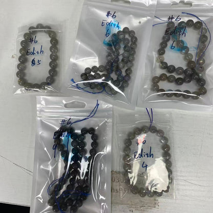Eine Schale Kristallperlen – Felicity – kann 6 Armbänder herstellen. 6.15