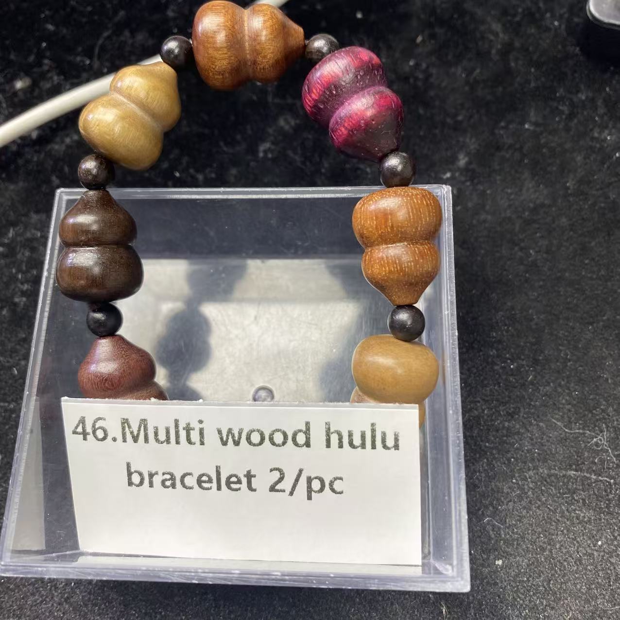 Eine Schale Kristallperlen – Felicity – kann 6 Armbänder herstellen. 6.15