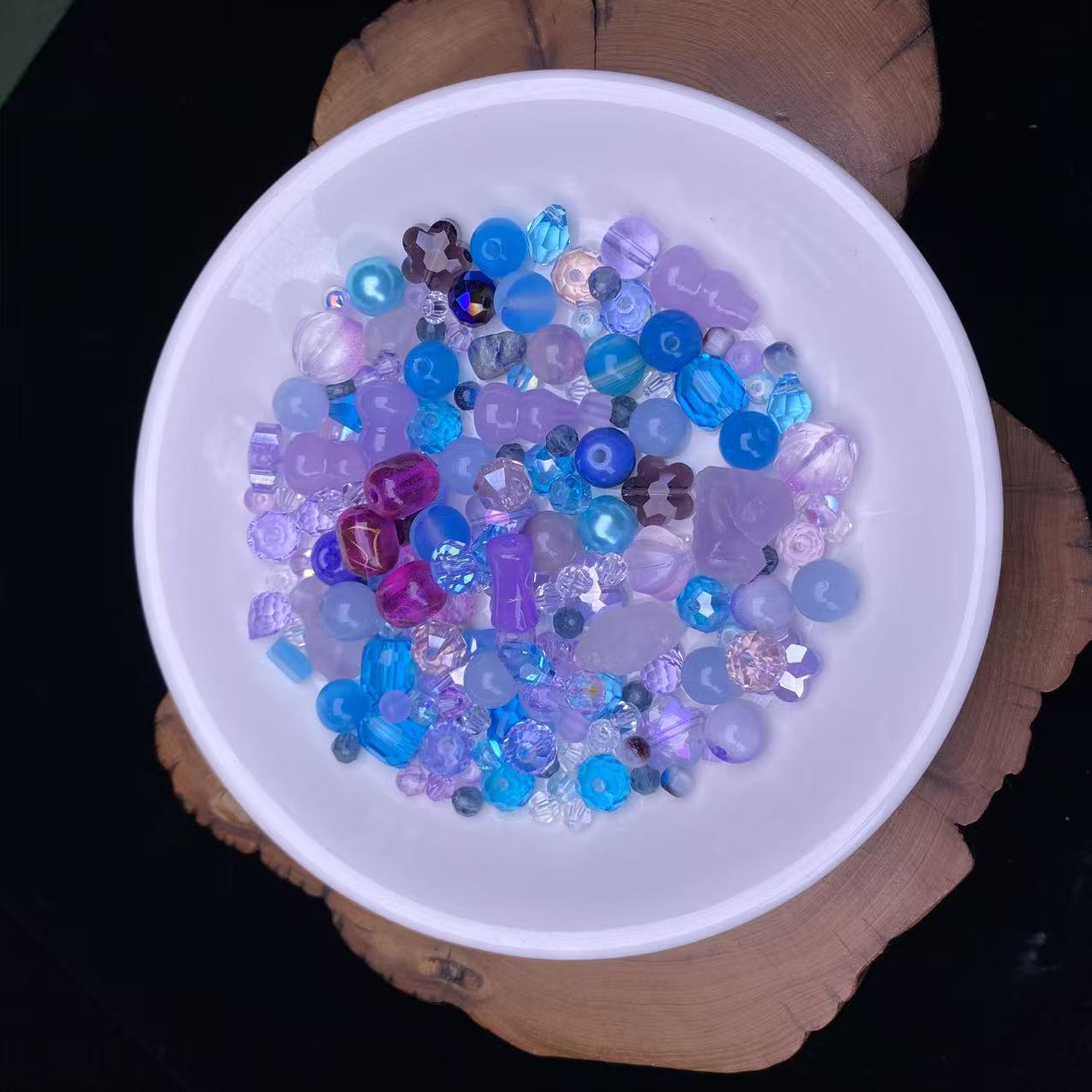 1 tazón (60g) de cuentas brillantes mixtas--felicidad