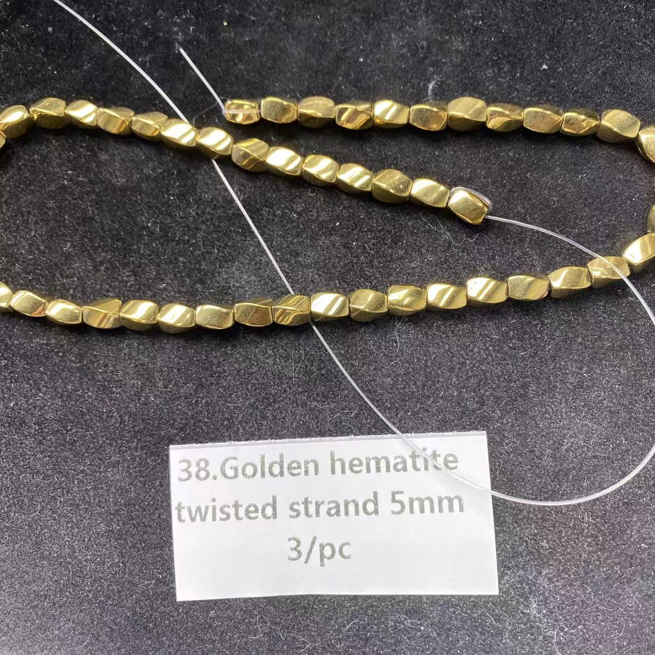 Eine Schale Kristallperlen – Felicity – kann 6 Armbänder herstellen. 6.15
