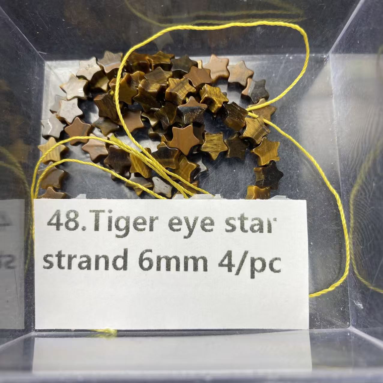 Eine Schale Kristallperlen – Felicity – kann 6 Armbänder herstellen. 6.15