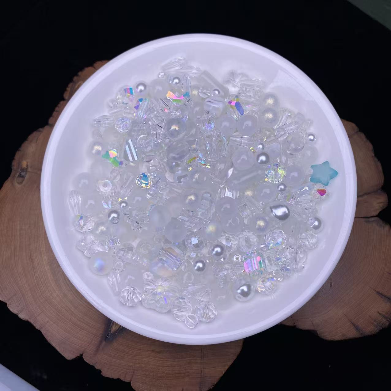 1 tazón (60g) de cuentas brillantes mixtas--felicidad