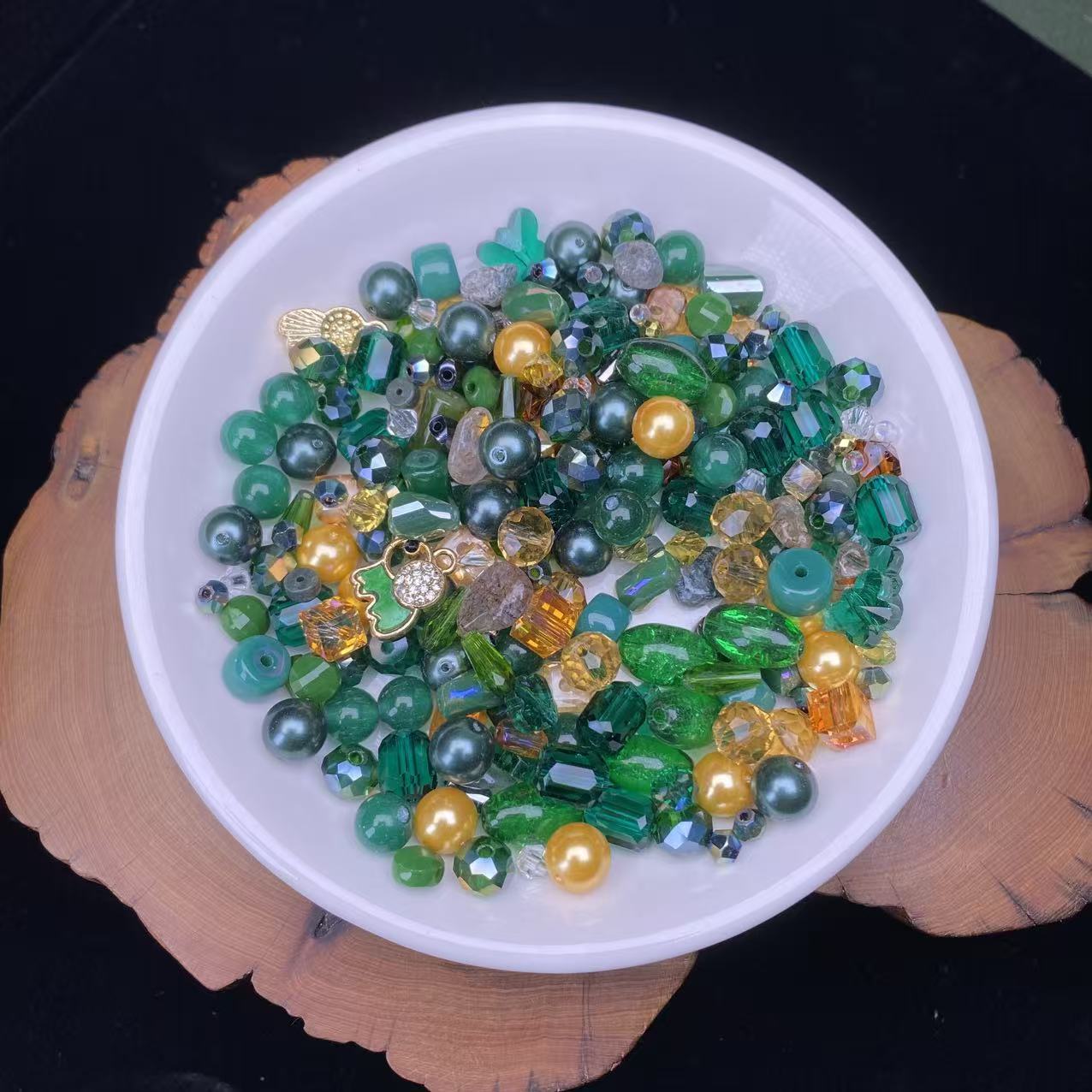 1 tazón (60g) de cuentas brillantes mixtas--felicidad