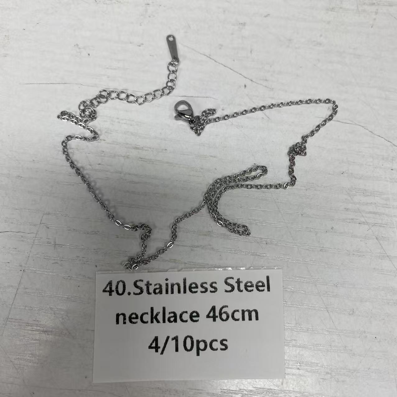 Eine Schale Kristallperlen – Felicity – kann 6 Armbänder herstellen. 6.15