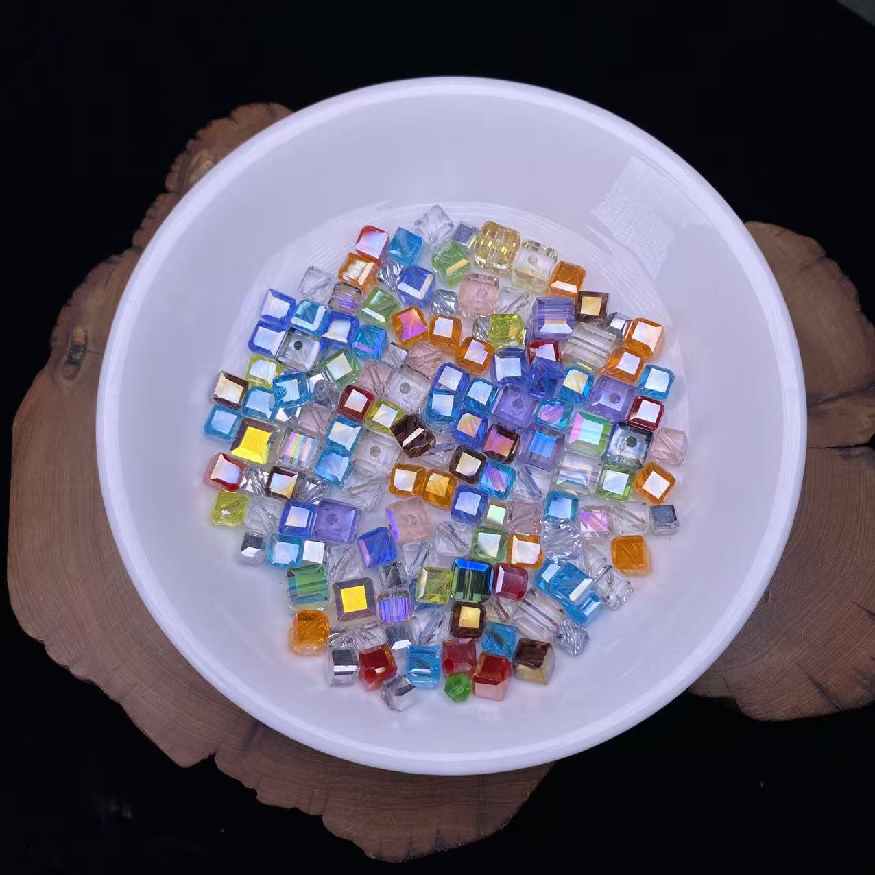1 tazón (60g) de cuentas brillantes mixtas--felicidad