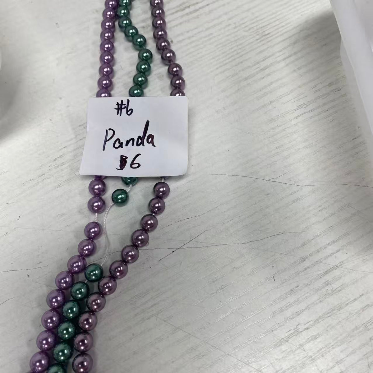 Eine Schale Kristallperlen – Felicity – kann 6 Armbänder herstellen. 6.15