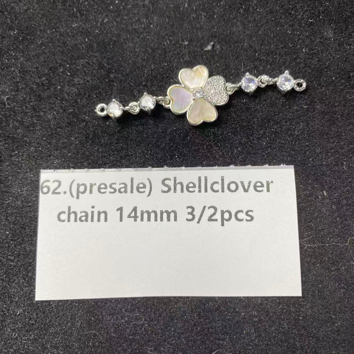 Eine Schale Kristallperlen – Felicity – kann 6 Armbänder herstellen. 6.15