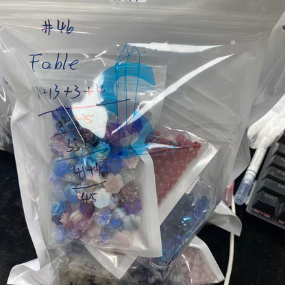 Eine Schale Kristallperlen – Felicity – kann 6 Armbänder herstellen. 6.15