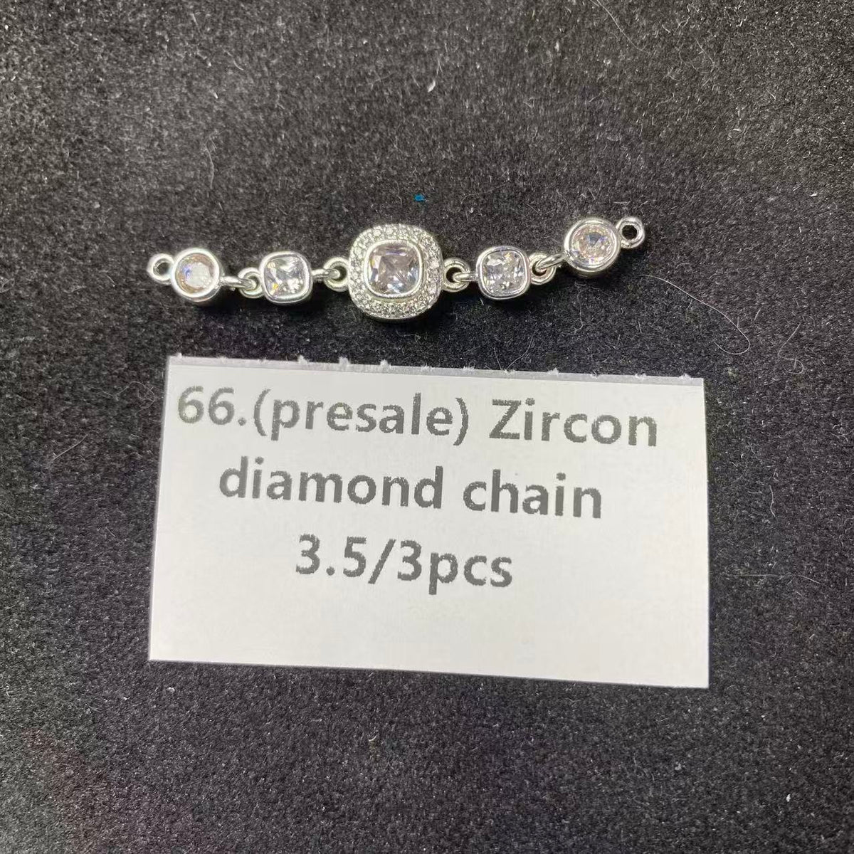 Eine Schale Kristallperlen – Felicity – kann 6 Armbänder herstellen. 6.15