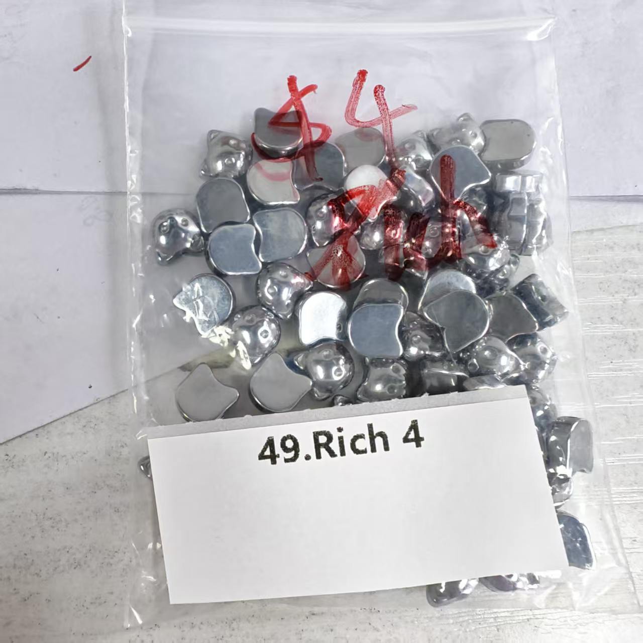 One bowl crystal bead- travis00-can make 6pcs bracelets 8.26